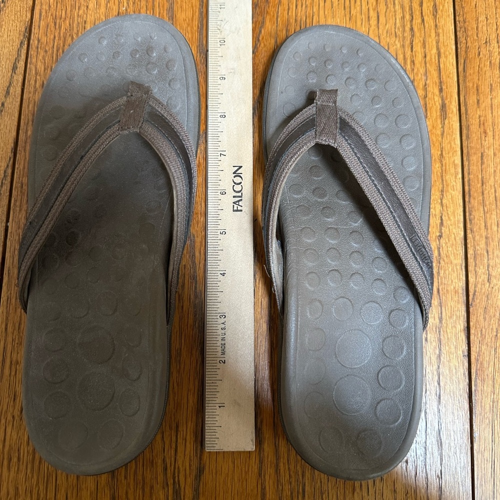 Orhtoheel brown flip-flop sandals - Picture 10 of 10